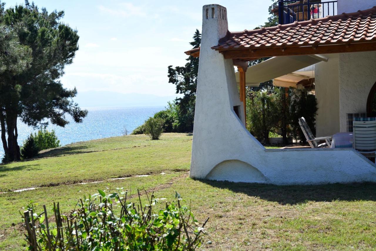 Summerday Villa Private Beach ネア・イラクリア エクステリア 写真